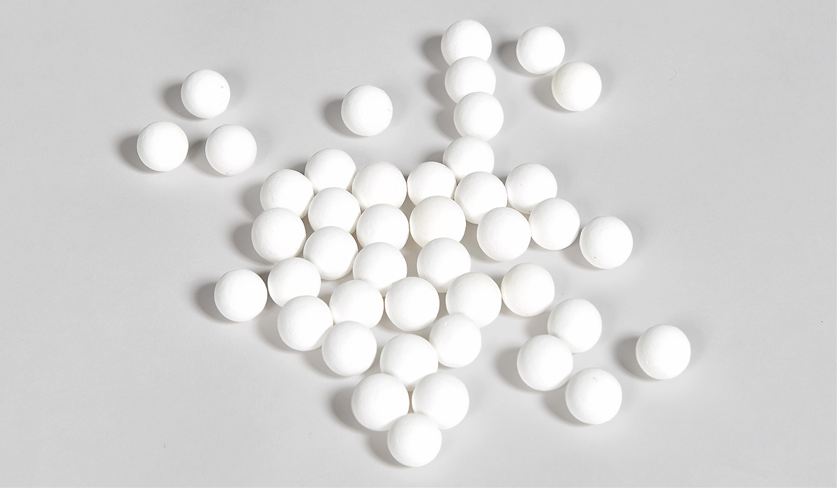 Alumina balls